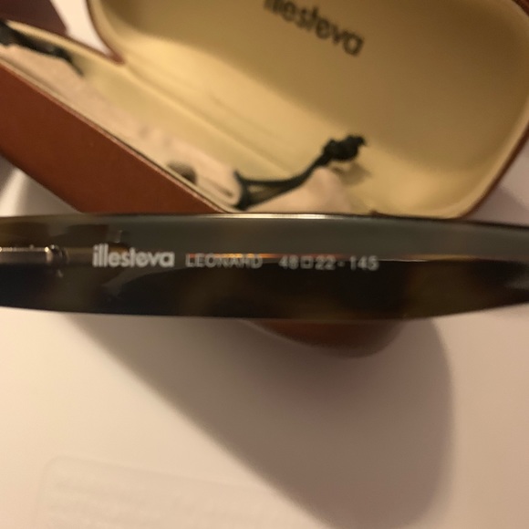 Illesteva Sunglasses Half Half Grey Blue Mirrored main image 4
